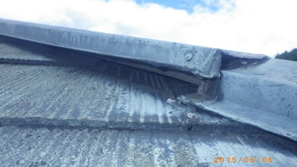 軒板金浮きスレート劣化